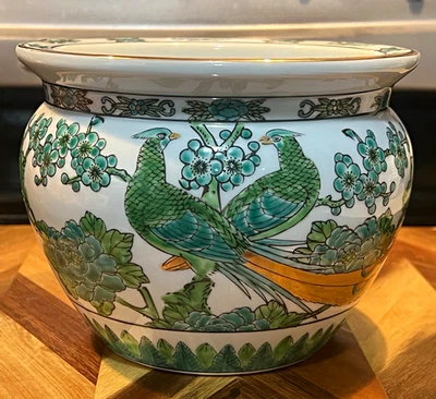 Gold Imari Hand Painted Glazed Cachepot-Excellent Condition. Green and Gold - Image 1 of 4