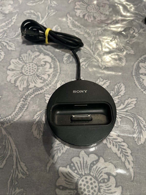 Sony TDM-iP20 Genuine iPhone/iPod Digital Media Port Adapter Dock Cradle