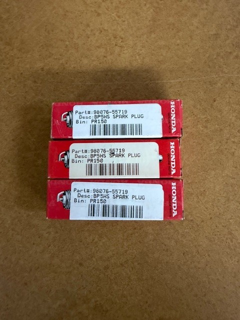 BP5HS SPARK PLUG NOS NGK, HONDA 98076-55719