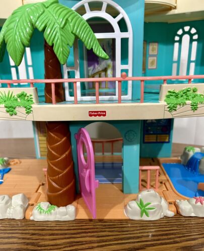 Vintage 2000 Fisher Price Loving Family Sweet Streets Beach House Take n Play - Picture 4 of 5