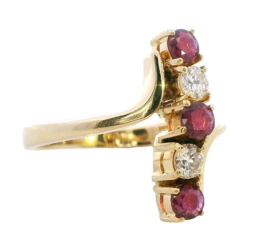Captivating 18ct Yellow Gold Ruby & Diamond Wave … - image 5
