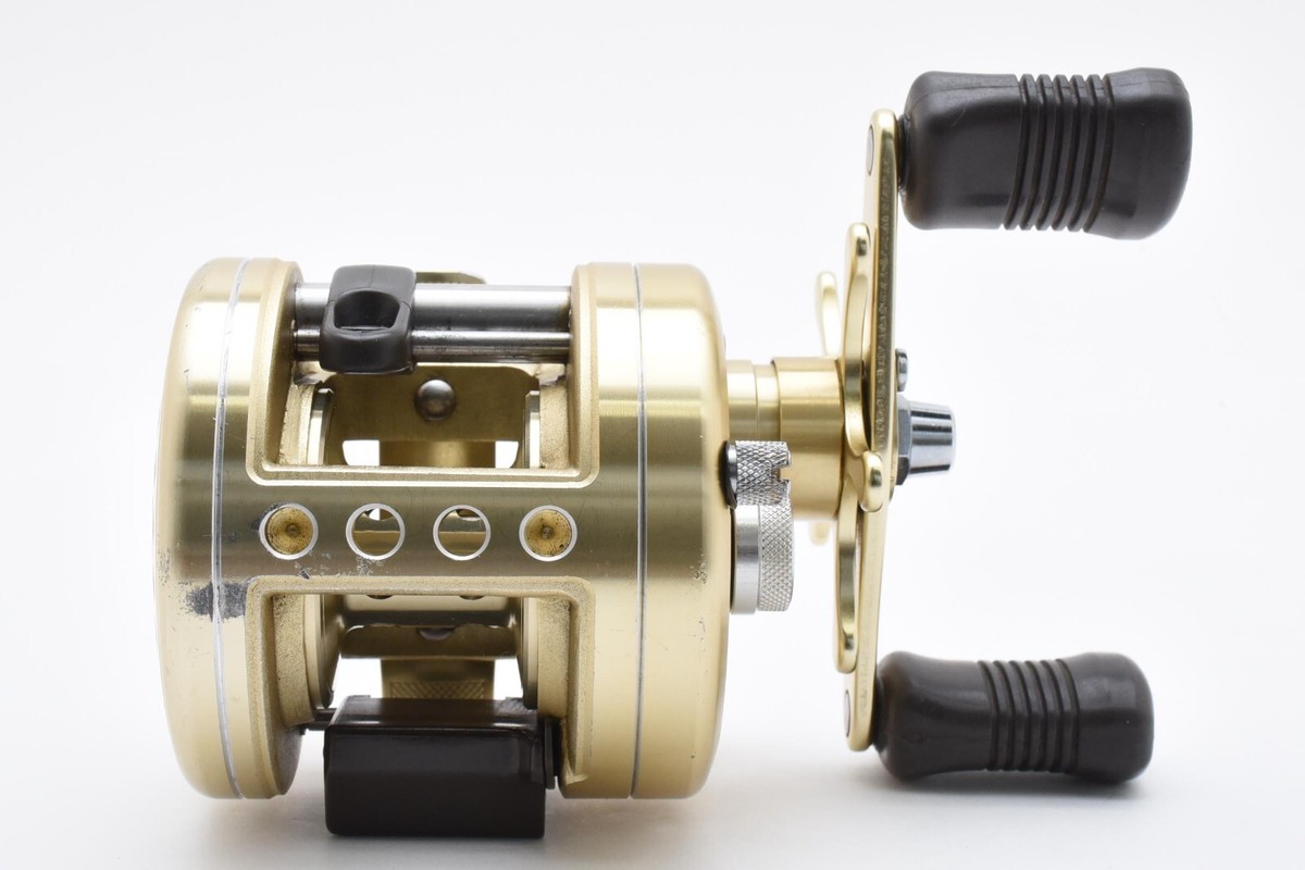 Shimano 94 Calcutta 200XT RH Baitcasting Reel 2472351 I