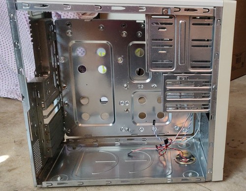 Vintage ATX Computer Case Clean! Extras available! - Picture 3 of 10