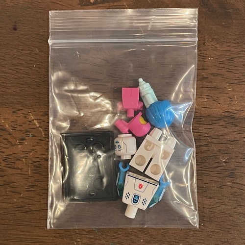 Lego Series 26 Nurse Android Minifigures 71046 New in Hand - Picture 4 of 6