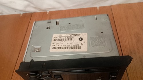 CHRYSLER CORPORATION CAR RADIO AM/FM DOLBY SYSTEM TAPE DECK PART No. P04608305 - Picture 4 of 13