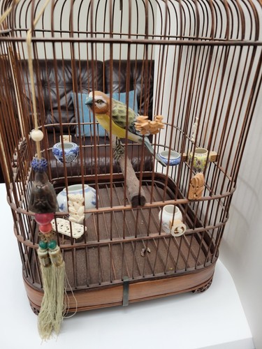 Lovely Vintage Asian Ornate Bamboo Chinese Bird Cage w/6 Porcelain Feeders Bowls - Picture 2 of 24