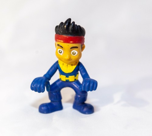 Disney's Jake And The Neverland Pirate Figure Rare Blue and Yellow Suite - Picture 6 of 7