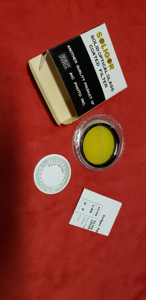 New NOS SOLIGOR 49mm Y2 YELLOW SCREW IN FILTER NIB with case and instructions. - Image 2 of 4