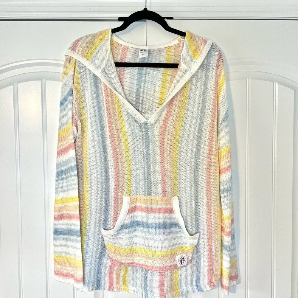BUC-EE’S Baja Stripe Hoodie Colorful Sweatshirt Poncho Size Medium Bucees