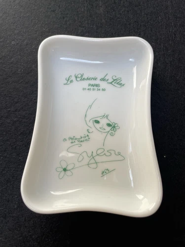 Empty pocket ashtray restaurant La Closerie des Lilas Paris - Sylvie Vartan