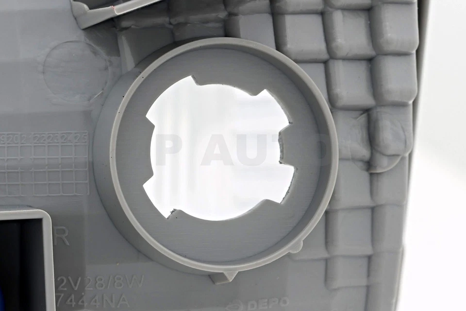 Luz intermitente lado pasajero para Toyota Prius C 2015-2016 Foto 4 de 4