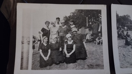 Lot of 6 Antique Photos, Group of Woman At Beach In Bathing Suits. 1930-40s??? - Picture 8 of 13