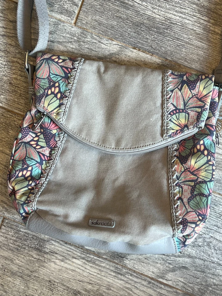 Bolso Bandolera Sakroots Plegable 106495 Mariposa Cartera Boho Bolso de Mano Gris Foto 2 de 4