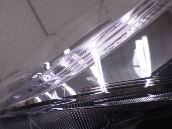 Subaru Forester SJ5/SJG Genuine Left LED Headlight KOITO 100
