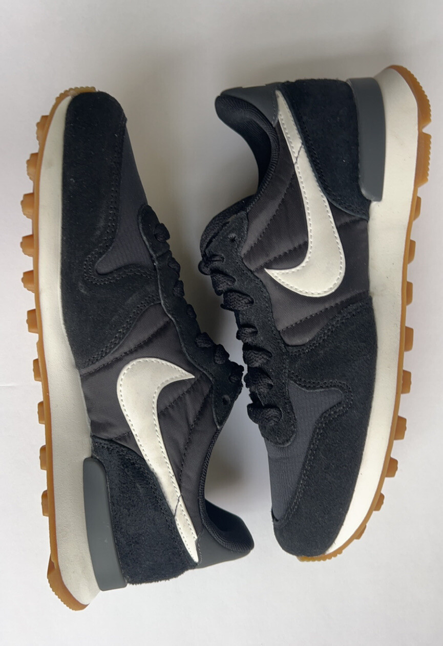 Size 5.5 - Nike Internationalist Black 