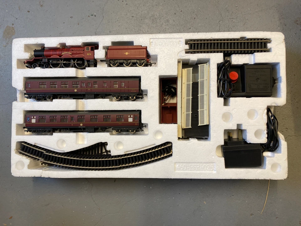 Hornby Hogwarts Express Goblet Of Fire Harry Potter Set - Image 4 of 4