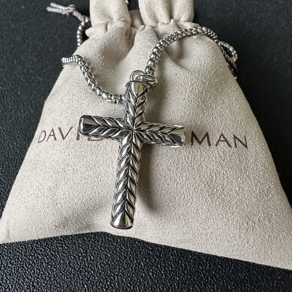 Collar Colgante Cruz David Yurman Plata de Ley 925 con Diamantes Negros 20" Foto 3 de 4