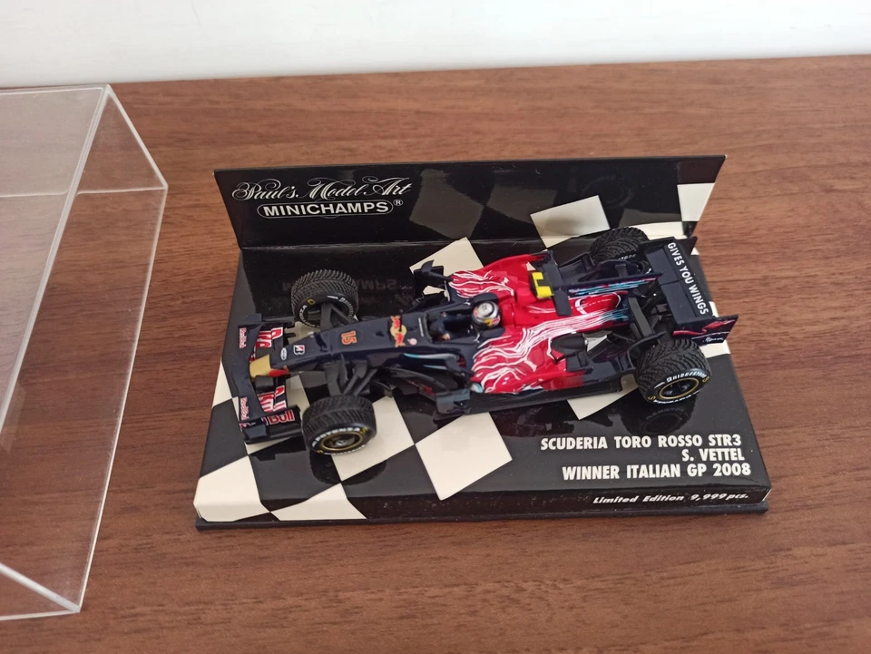 F1 MINICHAMPS 1/43 SCUDERIA TORO ROSSO STR3 S. VETTEL WINNER ITALIAN GP 2008 - Immagine 2 di 2