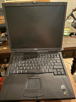 Dell Latitude C810 15in Laptop Pentium III 900MHz 512MB No HDD. Charger Included