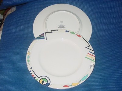 MIKASA HEADLINE HK232 ULTIMA 2 DINNER PLATES MODERN WHITE MEMPHIS ART DECO MCM