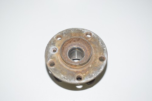 BMW F11 530d xDrive Radnabe mit Lager vorne Wheel hub with bearing front 6868480