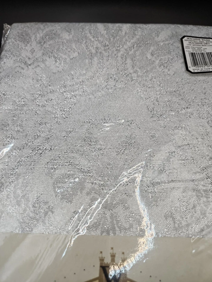 Mantel Wilton Court Aristocrat 70 pulgadas redondo plata brillante Grannycore sin abrir Foto 4 de 4