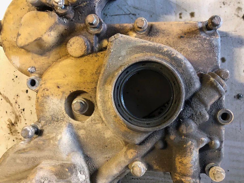 cat 3034 定时盖前发动机盖板 — 第 3/4 张图片