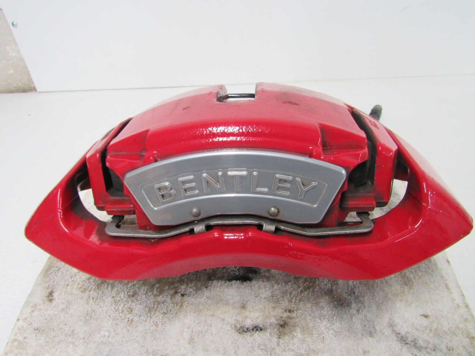 2013 BENTLEY CONTINENTAL GTC GT V8 LEFT FRONT CALIPER BRAKE PADS STOCK OEM -6872