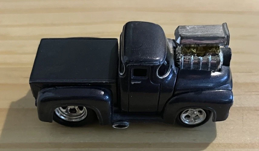 Funline 2001 Muscle Machines Rubber Tires Die-Cast Ford Black Toned Truck - Image 2 of 4