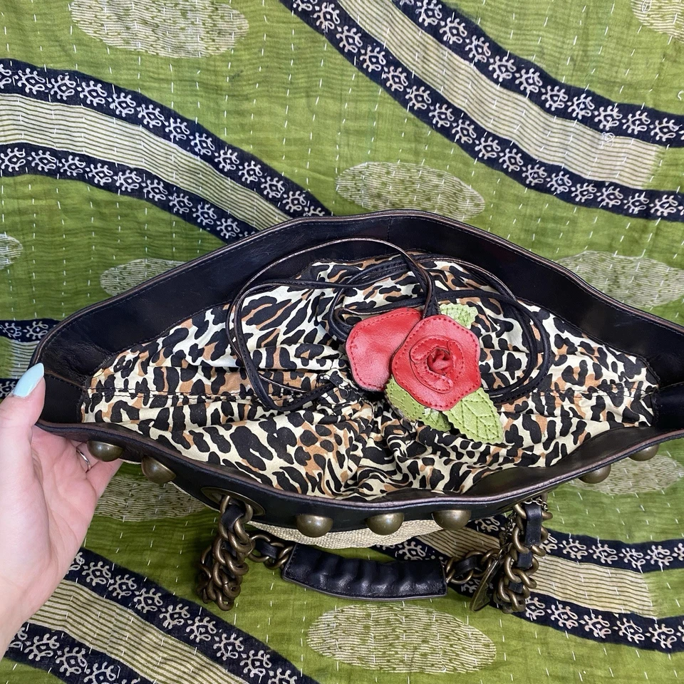 Bolso de Hombro Betsey Johnson Años 90 Negro/Crema Taket Tasket Cuero Rosa Foto 4 de 4