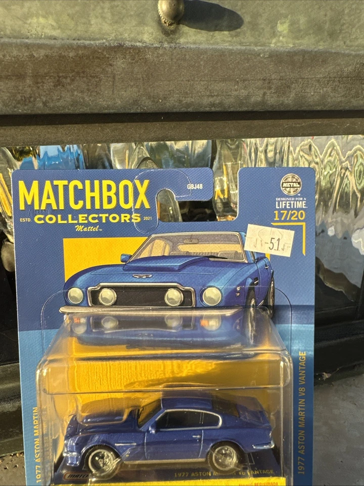 Matchbox Collectors 1977 Aston Martin V8 Vantage - NEAR MINT - #17 - Image 3 of 4