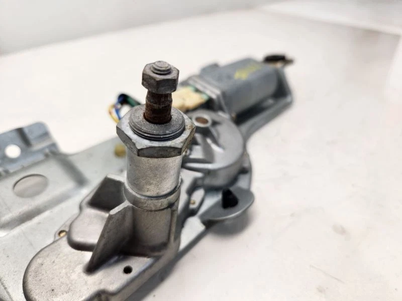 Motor limpiaparabrisas trasero Subaru Impreza 2002-03 (vagón) Foto 3 de 4