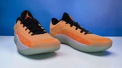 Nike Jordan Zion 4 Peach Cream Total Orange Black Size 8  display picture 1