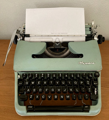 1960's Olympia WERKE AG. SM4 TypewriterSage Green, W. Germany with Hard Case VG