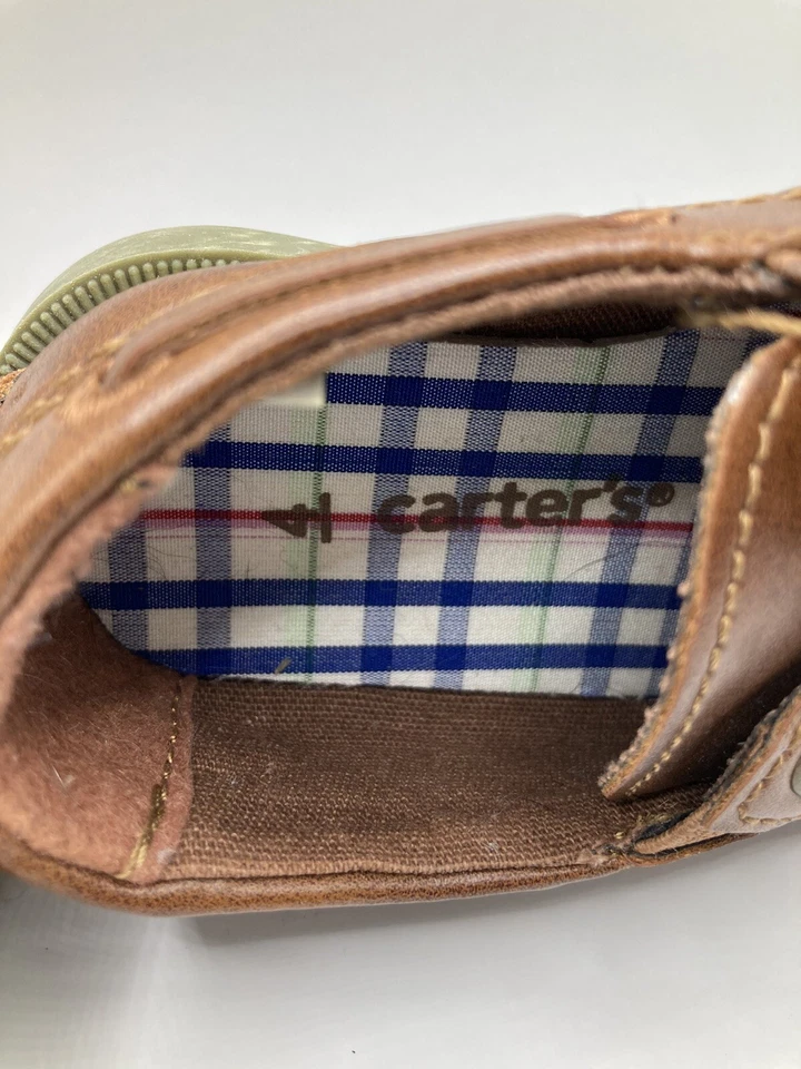 Mocasín de cuero marrón Carter’s 4sm para niño pequeño Foto 3 de 4
