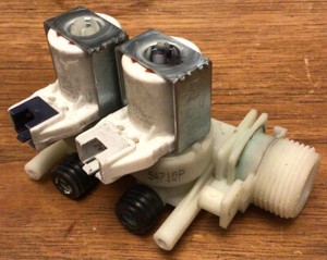 Hotpoint WML520 Waschmaschine Doppel Wassereinlassventil 54710P