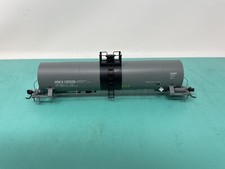 Atlas HO - 17,360 Gal Tank Car - Missing Trucks No Package - HOKX Occidental