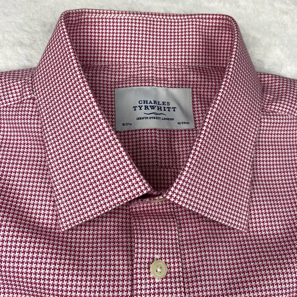 Camisa de vestir Charles Tyrwhitt para hombre 18-37 rosa geométrica ajuste regular sin hierro Foto 3 de 4