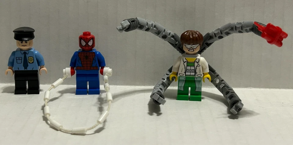 LEGO Marvel: Doc Ock Truck Heist (76015)-100% Complete with Instructions, no box - Image 2 of 4