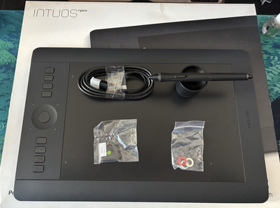 Wacom Intuos Pro M PTH-651 Grafiktablett + Wireless Kit,  Komplett Neuwertig!