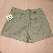 Vintage 1990  s Womens Lee Casual Shorts, Plain Front, Deadstock NWT, Size 16