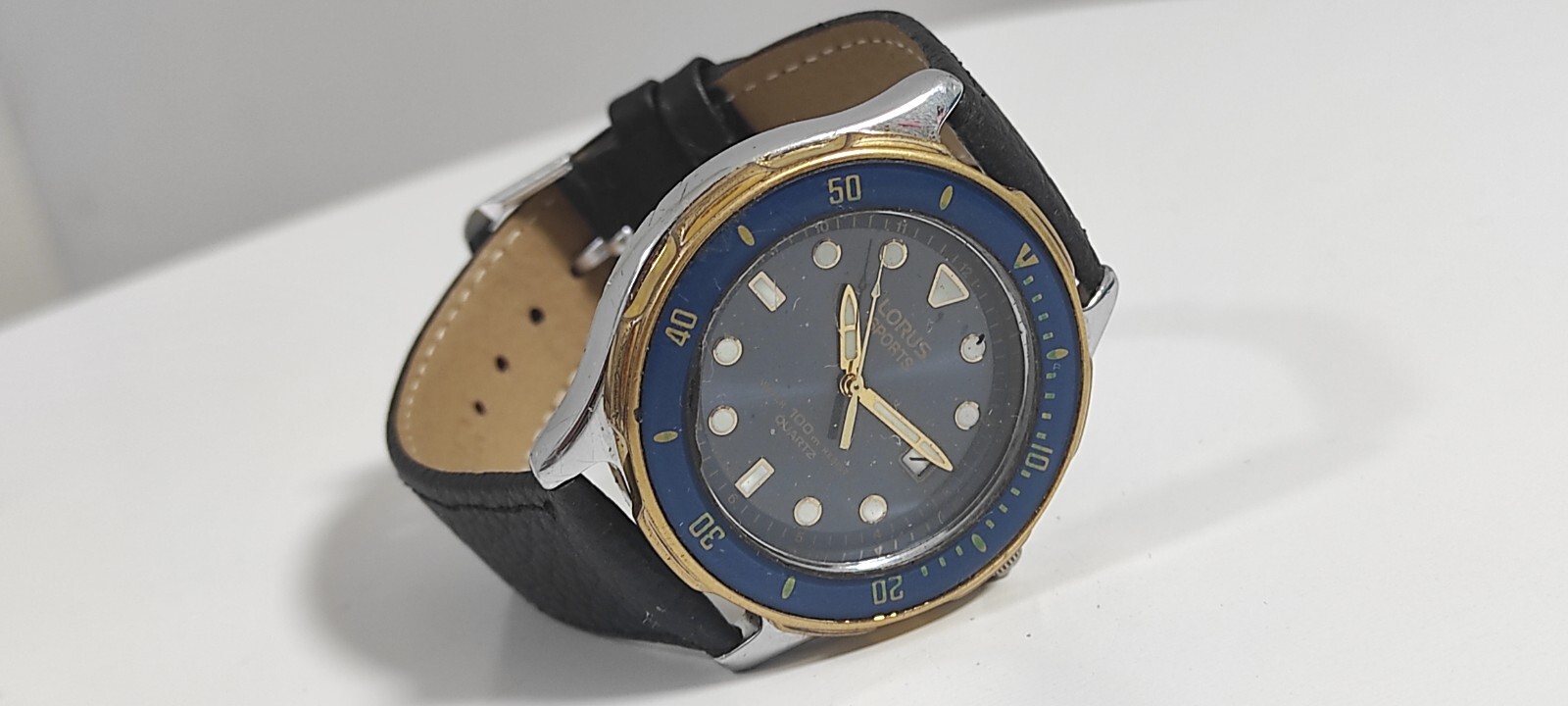 Vintage Lorus Sports V5327F70 Diver 100m Two Tone Mens Sport Quartz