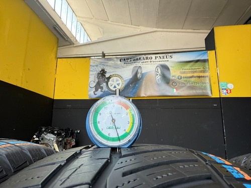 Usato: 4 Gomme 215/65R16 102V XL Infinity Pneumatici 4 Stagioni 75% residui - Foto 2 di 6