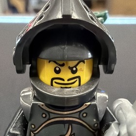 Lego Escape from Dragon's Prison 7187 Castle Kingdoms Dragon Knight Minifigure