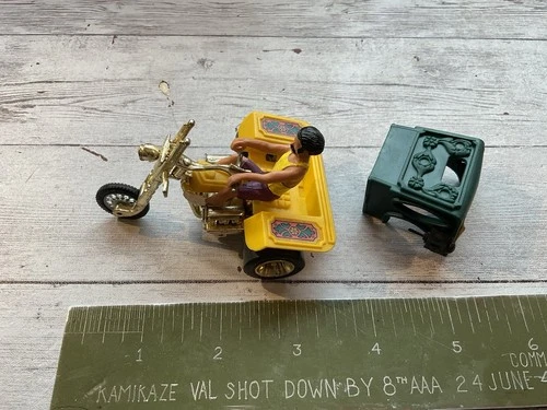 VINTAGE BRITAINS LTD MOTORCYCLE TRIKE C.1968 WITH RIDER - Plus CANOPY
