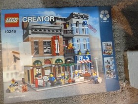 LEGO 10246 Detective&rsquo;s Office Excellent Condition Manual Some Minifigures NO BOX