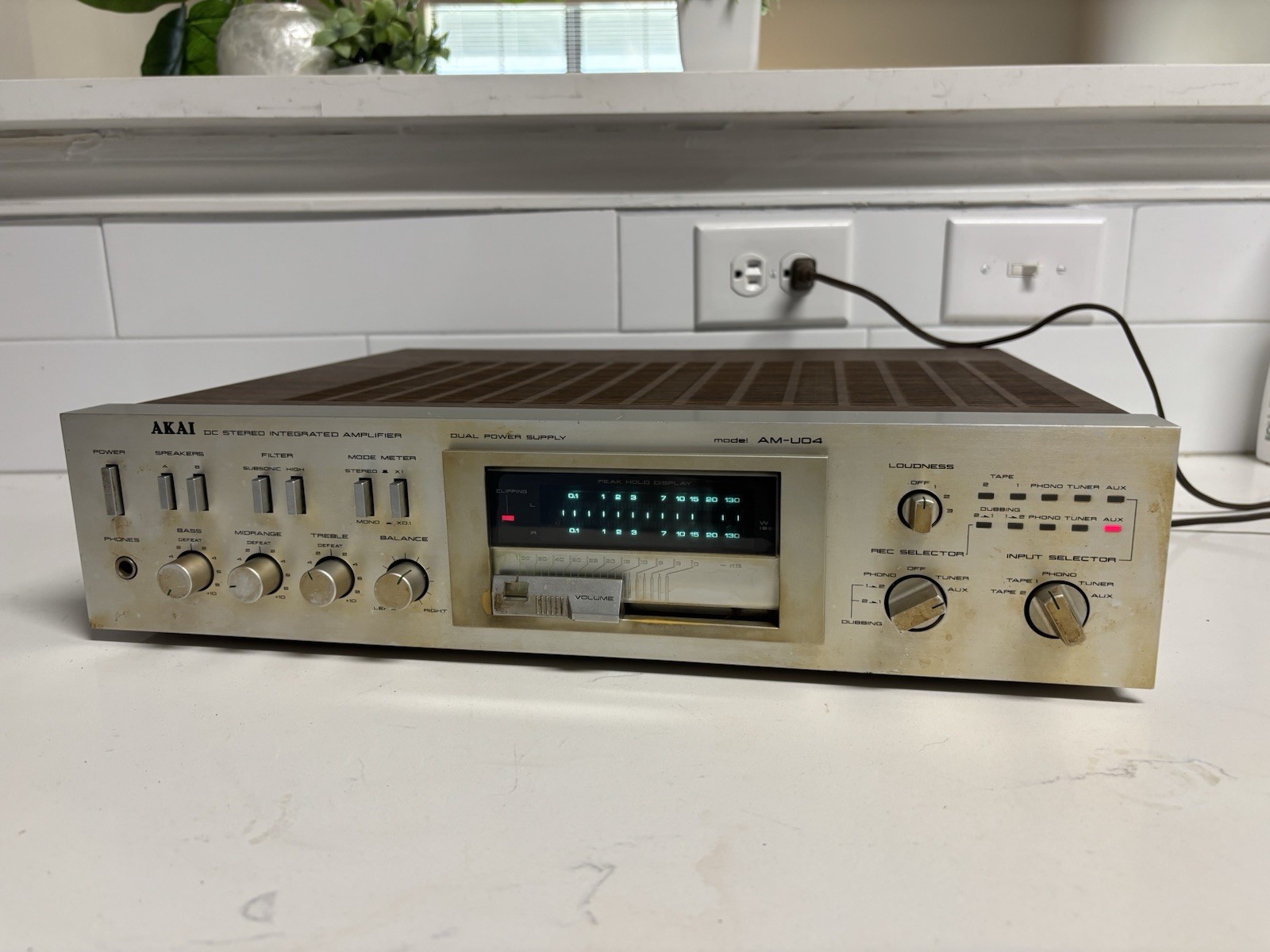 ⭐️Akai AM-U04 Stereo Integrated Amplifier⭐️Silver⭐️Tested Working⭐️See Video⭐️