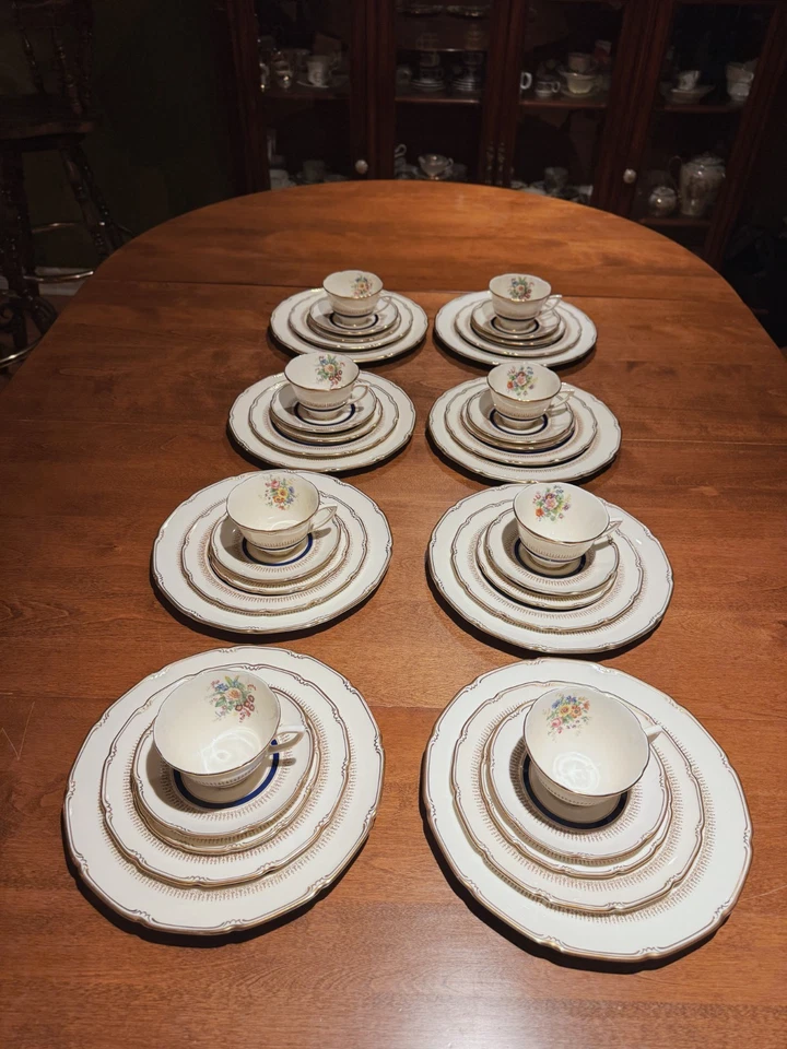 Royal Doulton Ascot Floral Gold Bone China 8 Place 5 Piece Tea Set MINT 1939-196 - Image 2 of 4