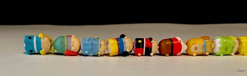 Disney Tsum Tsum Principesse TUTTE PICCOLE Set di 20 Figurine in Vinile con Stand Squinkies - Foto 17 di 21