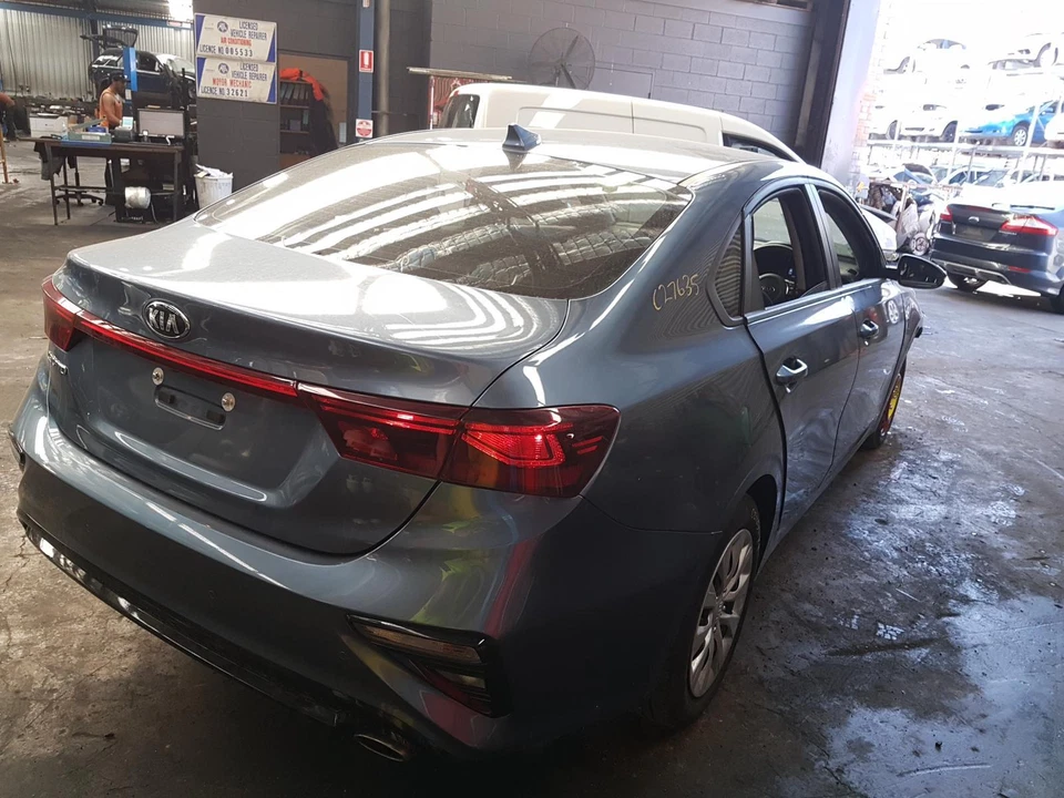 KIA CERATO A/C COMPRESSOR BD, 2.0, PETROL, 04/18- - image 4 of 4